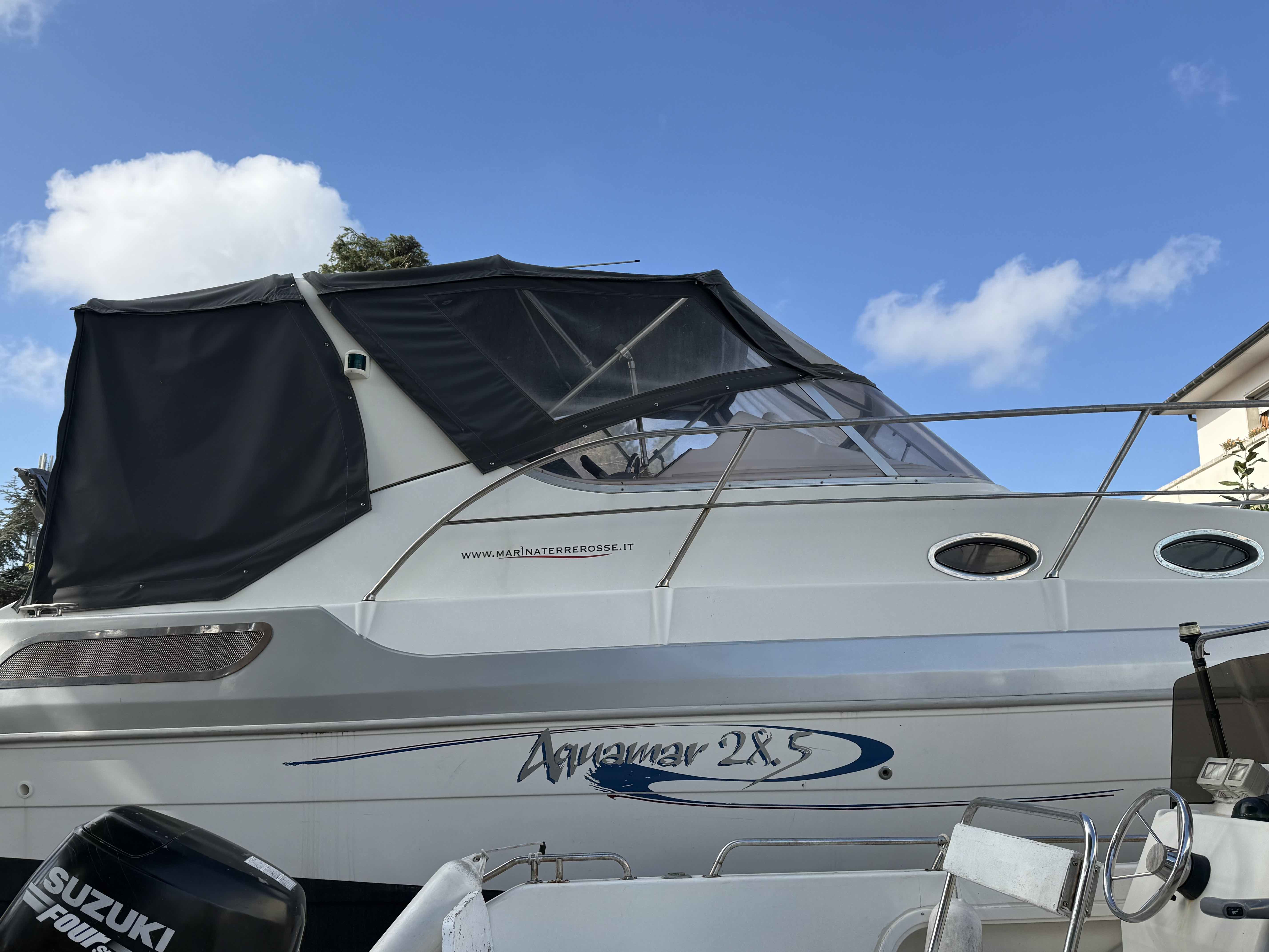Aquamar 28.5 + 2 x 225hp MerCruiser 4.3 MPI <br><a href=dettaglio.aspx?Id=342 >VAI ALLA SCHEDA</a>